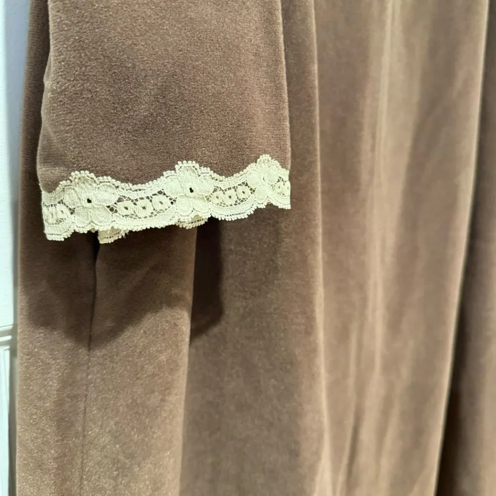 Vintage Vanity Fair Lace Velour Night Gown - Size Small‎